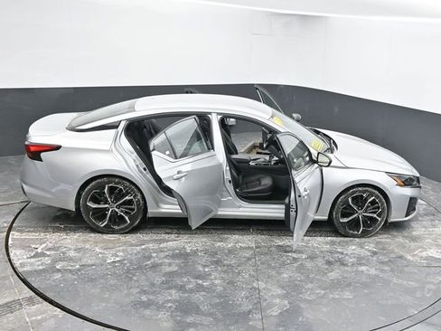 Used 2024 Nissan Altima 2.5 SR image 65