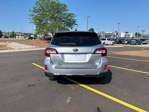 Used 2016 Subaru Outback 2.5i Limited AWD/4WD image 7