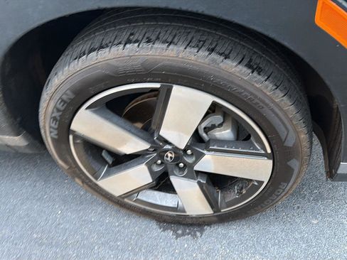 Used 2025 Hyundai Santa Fe Limited FWD image 7
