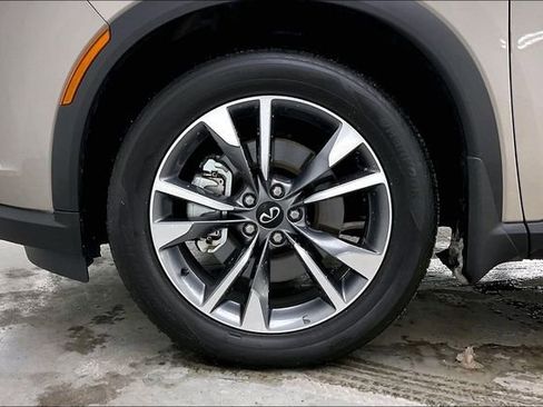 Certified 2025 INFINITI QX60 Luxe image 10