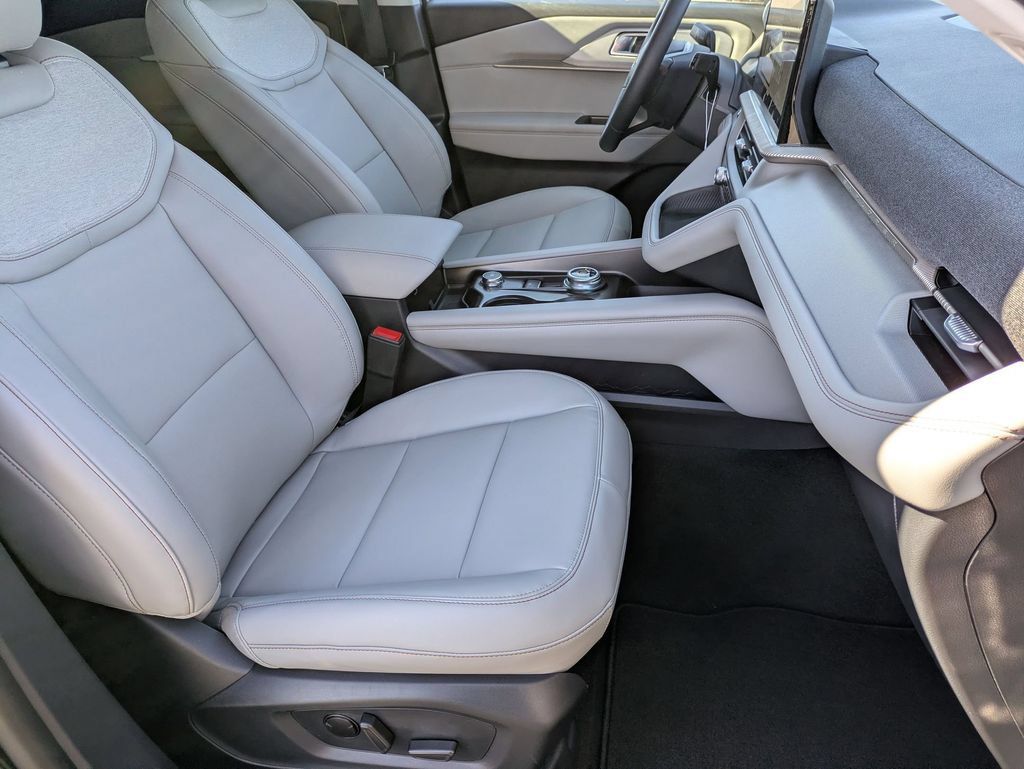 New 2026 Ford Explorer Active w/ Active Comfort Package AWD/4WD image 21