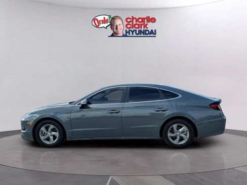 Used 2023 Hyundai Sonata SE FWD image 2