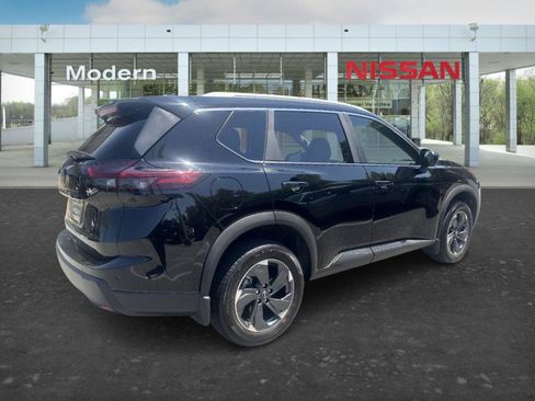 Certified 2026 Nissan Rogue SV w/ SV Premium Package FWD image 5