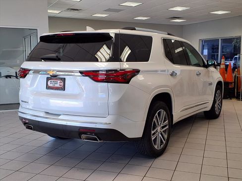 Used 2023 Chevrolet Traverse High Country image 5