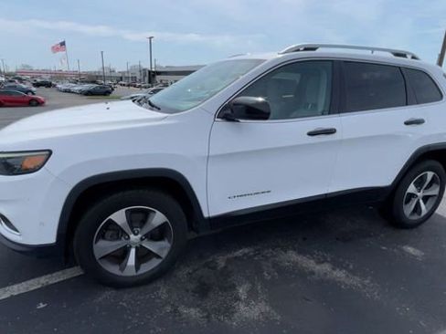 Used 2020 Jeep Cherokee Limited w/ Technology Group AWD/4WD image 6