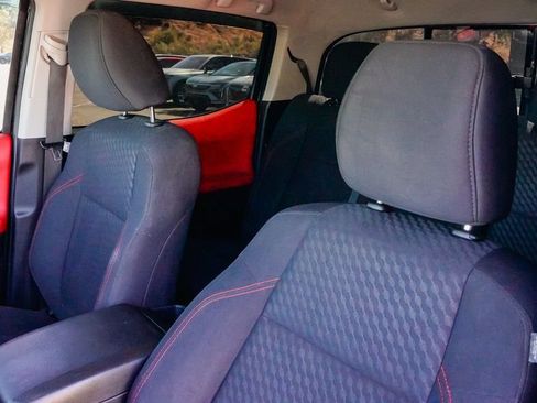 Used 2022 Toyota Tacoma SR5 RWD image 15