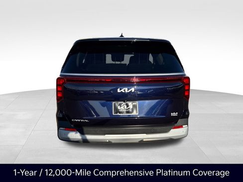 Certified 2025 Kia Carnival image 5