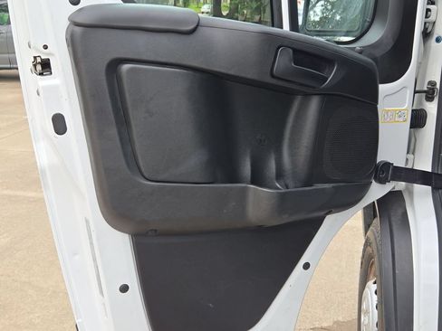 Used 2025 RAM ProMaster 2500 w/ Convenience Group FWD image 14