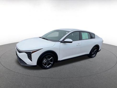 Used 2025 Kia K4 LXS image 8