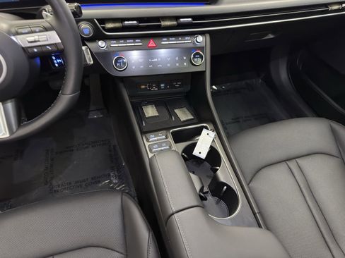Used 2025 Hyundai Sonata Limited image 31
