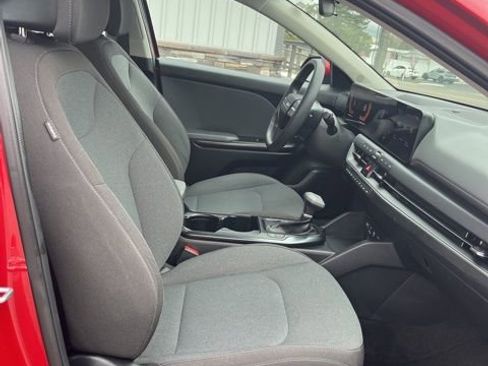 Used 2025 Kia K4 FWD image 28