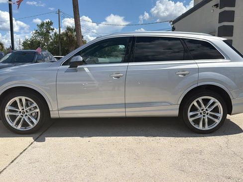 Used 2018 Audi Q7 3.0T Prestige w/ Prestige Package AWD/4WD image 2