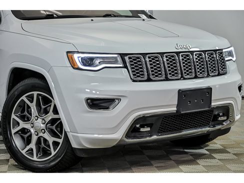 Used 2020 Jeep Grand Cherokee Overland AWD/4WD image 2