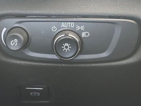 Used 2023 Chevrolet Blazer LT FWD image 31