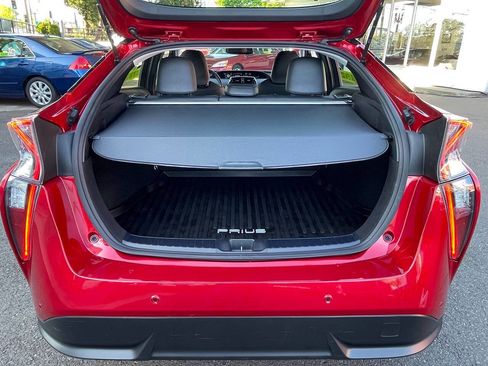 Used 2017 Toyota Prius Four Touring w/ Premium Convenience Package FWD image 8