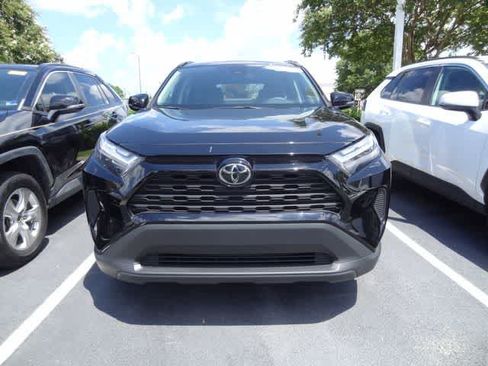 Used 2025 Toyota RAV4 XLE FWD image 4