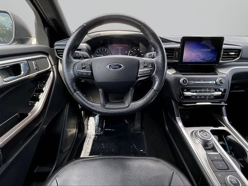 Certified 2020 Ford Explorer XLT w/ Equipment Group 202A AWD/4WD image 8