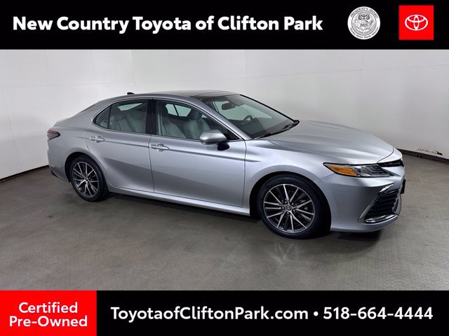 Used 2021 Toyota Camry XLE FWD image 1