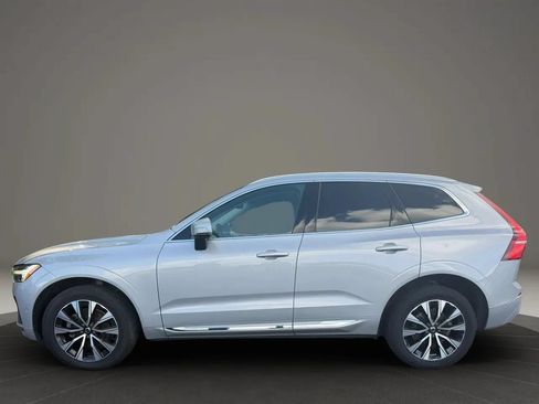 Used 2023 Volvo XC60 B5 Plus FWD image 8