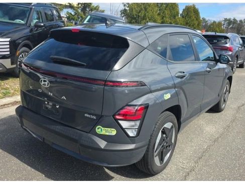 Used 2024 Hyundai Kona SEL FWD image 3