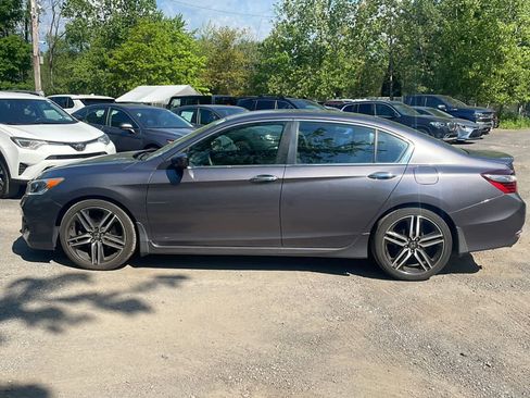 Used 2017 Honda Accord Sport image 4