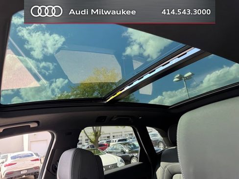 Used 2023 Audi Q5 2.0T Premium Plus w/ Premium Plus Package AWD/4WD image 11