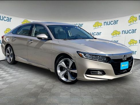 Used 2018 Honda Accord Touring image 1