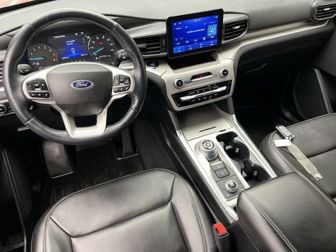 Certified 2023 Ford Explorer XLT w/ Equipment Group 202A AWD/4WD image 15