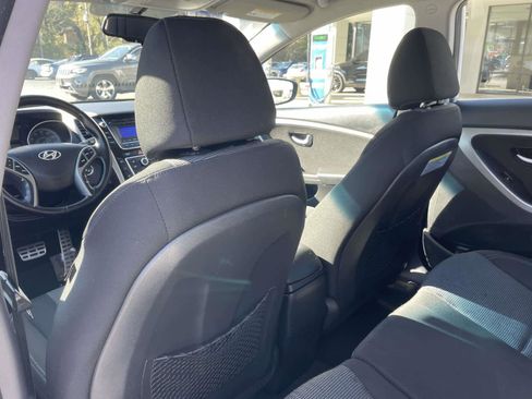 Used 2013 Hyundai Elantra GT w/ Touch & Go Pkg image 11