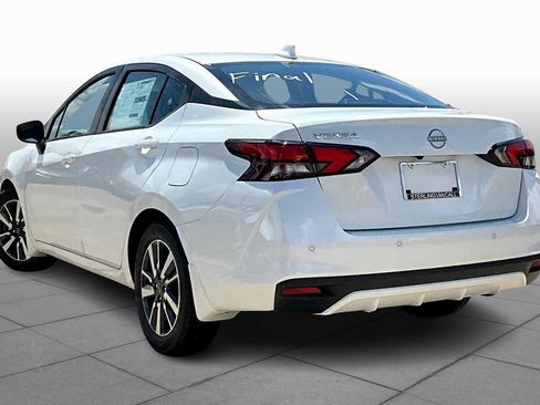 Used 2025 Nissan Versa SV w/ Trunk Package FWD image 7