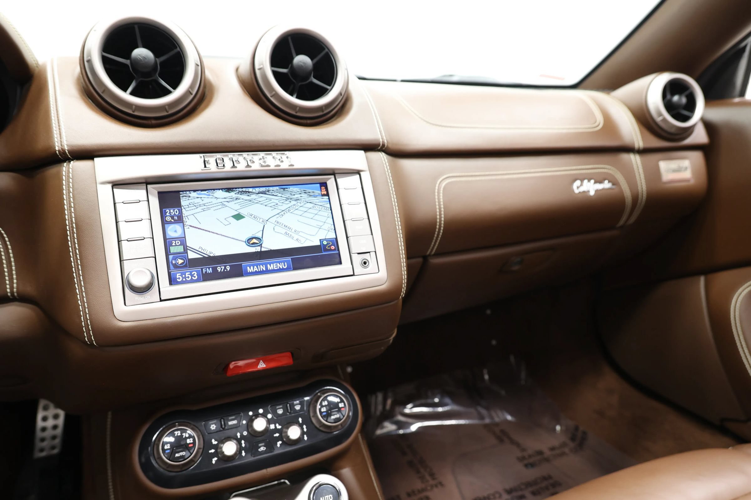 Used 2010 Ferrari California RWD image 40