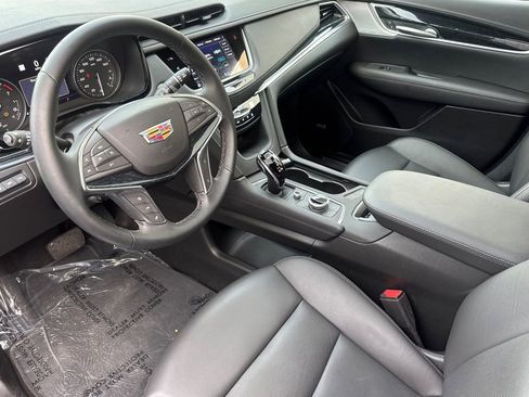 Used 2025 Cadillac XT5 Premium Luxury w/ LPO, Red Accent Package image 9