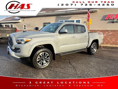Used 2020 Toyota Tacoma TRD Sport w/ Technology Package image 2