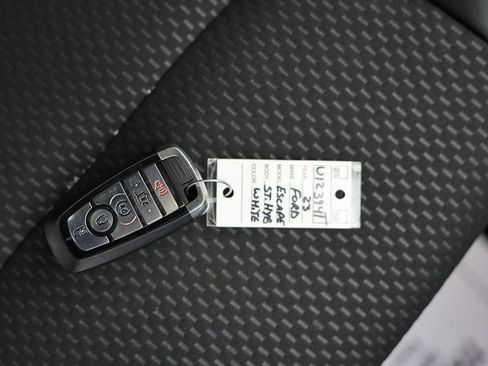 Certified 2023 Ford Escape ST-Line Elite image 32