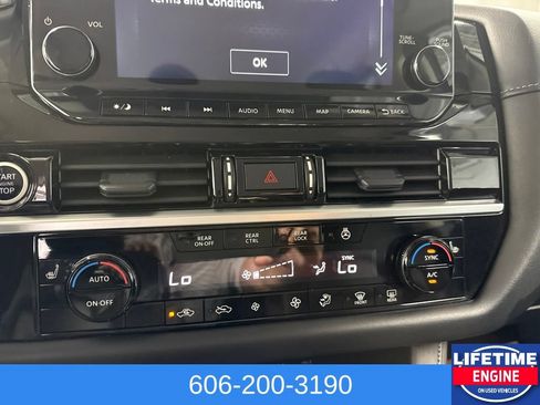 Used 2024 Nissan Pathfinder SL AWD/4WD image 20