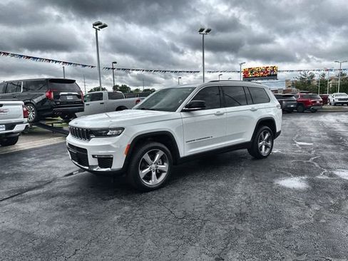 Used 2022 Jeep Grand Cherokee L Limited AWD/4WD image 2