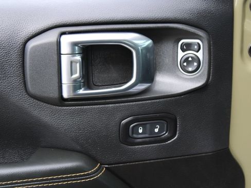 Used 2026 Jeep Wrangler Unlimited Sahara AWD/4WD image 28