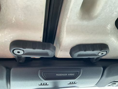 Used 2018 Jeep Wrangler Unlimited Sahara w/ LED Lighting Group AWD/4WD image 17