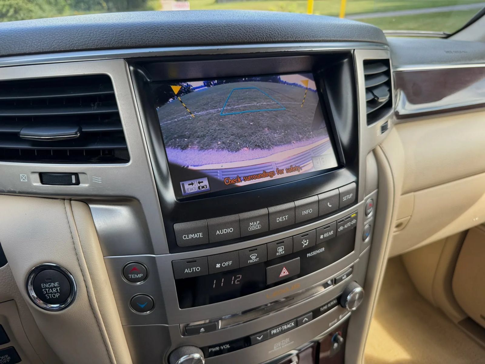 Used 2013 Lexus LX 570 4WD w/ Luxury Pkg image 91