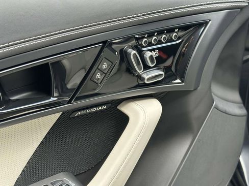 Used 2024 Jaguar F-TYPE R AWD/4WD image 17