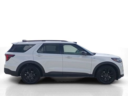 Used 2025 Ford Explorer ST-Line w/ Premium Package RWD image 4