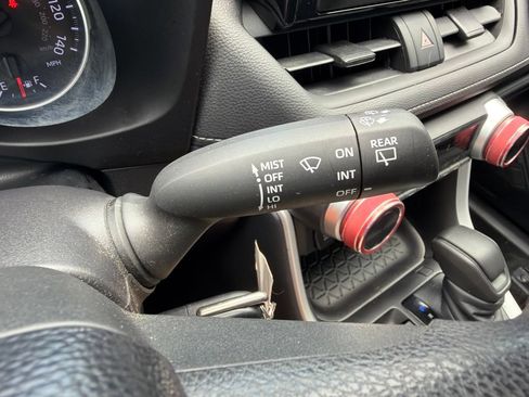 Used 2021 Toyota RAV4 LE AWD/4WD image 30