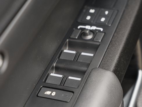 Used 2024 Land Rover Defender 110 Carpathian Edition AWD/4WD image 24