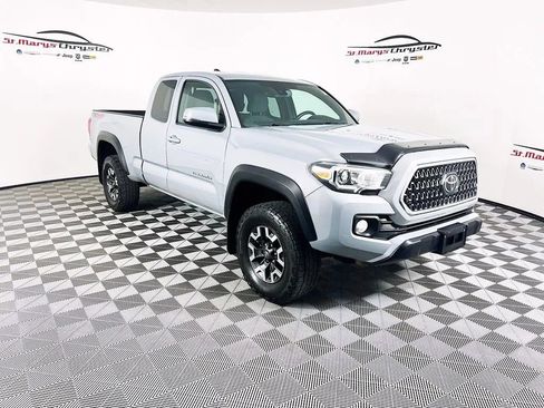 Used 2019 Toyota Tacoma TRD Off-Road AWD/4WD image 1