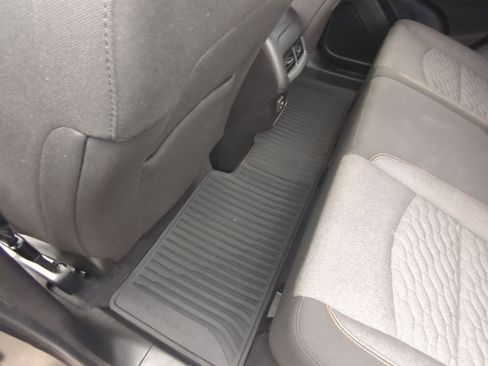 Used 2020 Chevrolet Equinox LT image 36