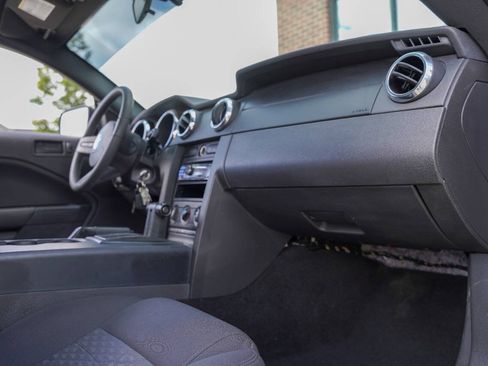Used 2007 Ford Mustang GT image 18