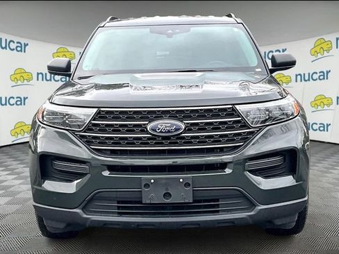 Used 2022 Ford Explorer XLT AWD/4WD image 3