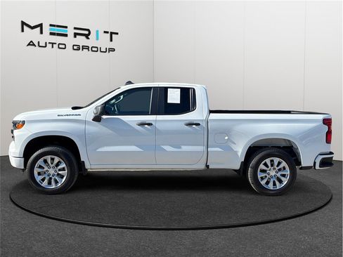 Used 2022 Chevrolet Silverado 1500 Custom image 5
