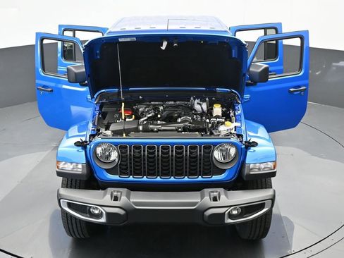 Used 2024 Jeep Gladiator Sport w/ Premium Package image 37