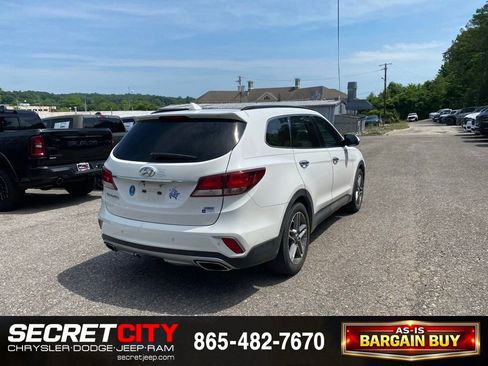 Used 2017 Hyundai Santa Fe FWD image 5